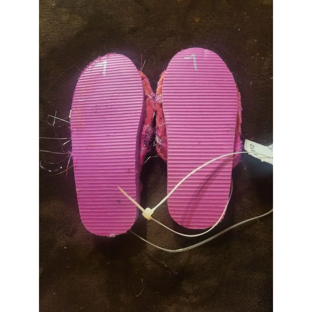 Pink Rana girls slippers size 6